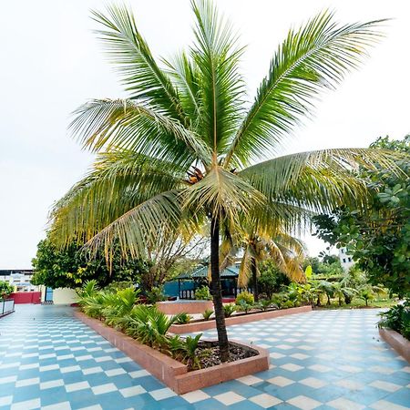 Treebo Green Village Resort - Goa Maneri  Buitenkant foto