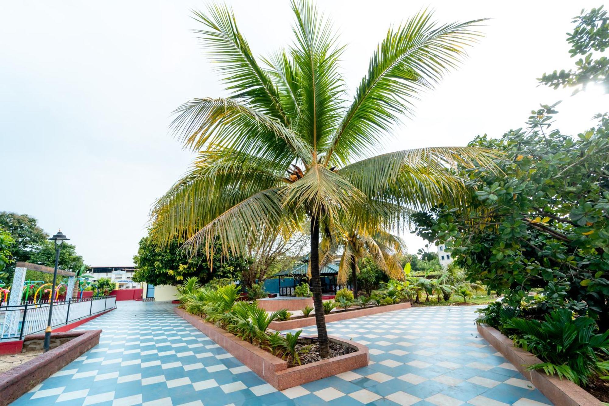 Treebo Green Village Resort - Goa Maneri  Buitenkant foto