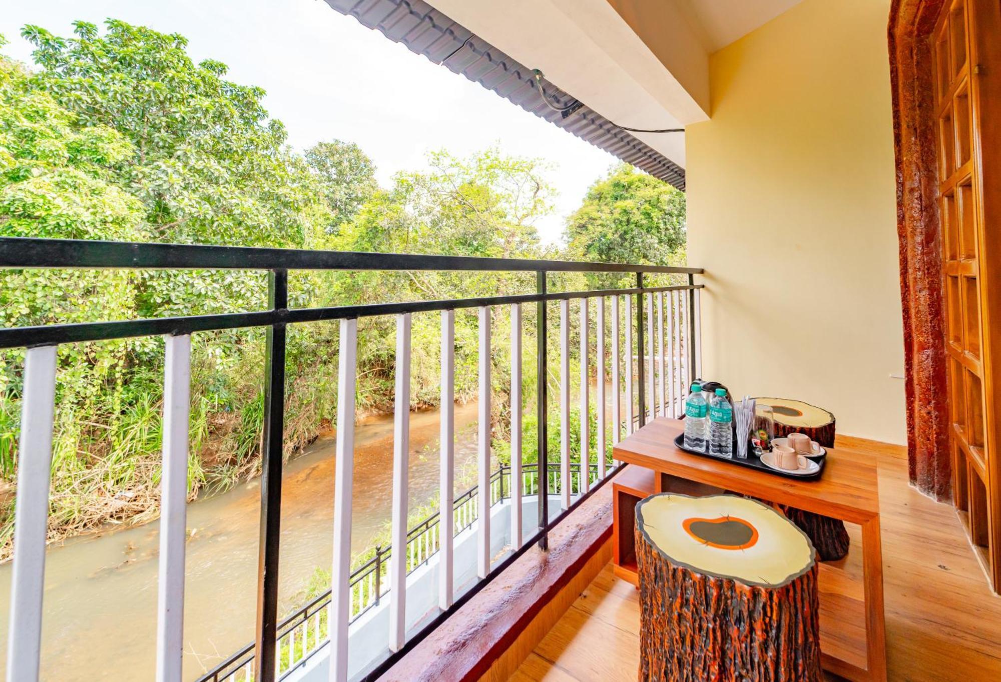Treebo Green Village Resort - Goa Maneri  Buitenkant foto