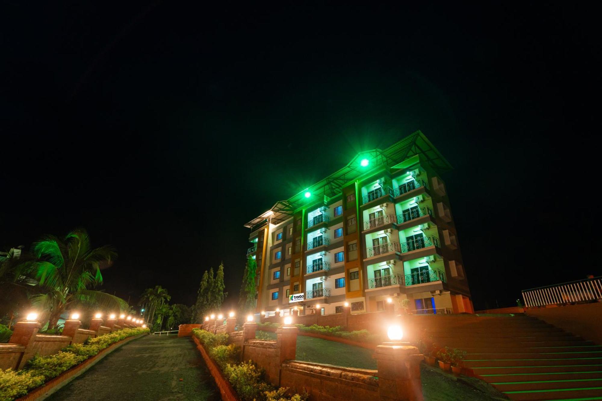 Treebo Green Village Resort - Goa Maneri  Buitenkant foto