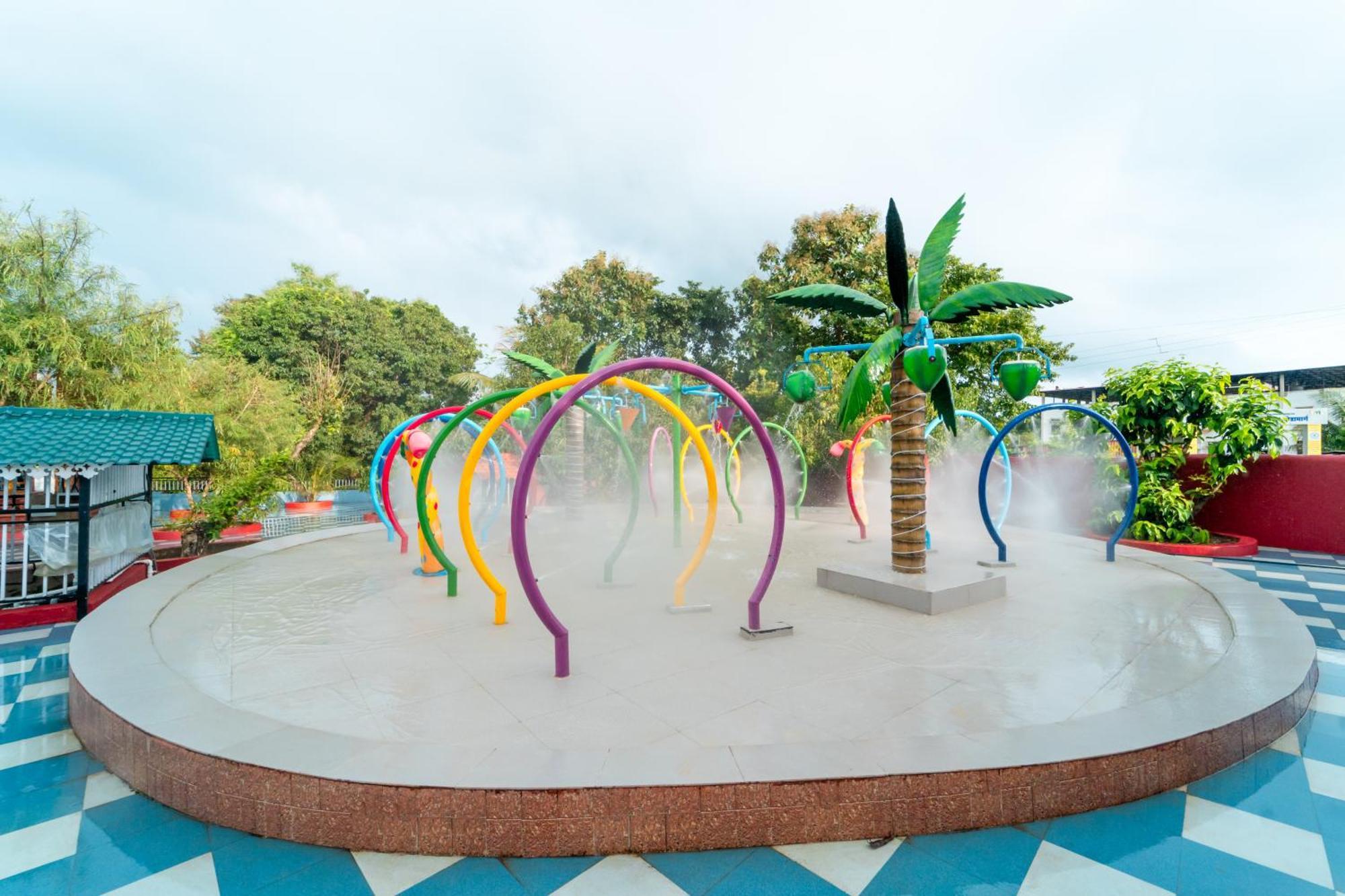Treebo Green Village Resort - Goa Maneri  Buitenkant foto